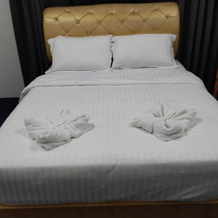 Maidam Inn Jertih Exteriör bild