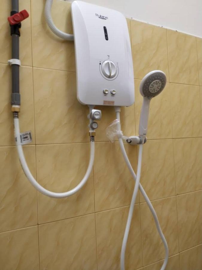 Maidam Inn Jertih Exteriör bild