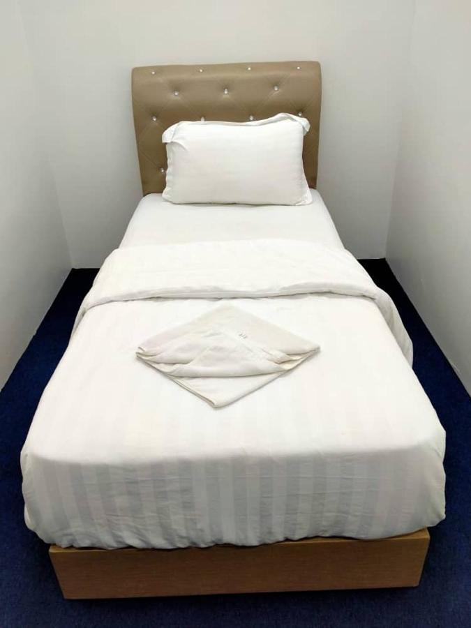 Maidam Inn Jertih Exteriör bild