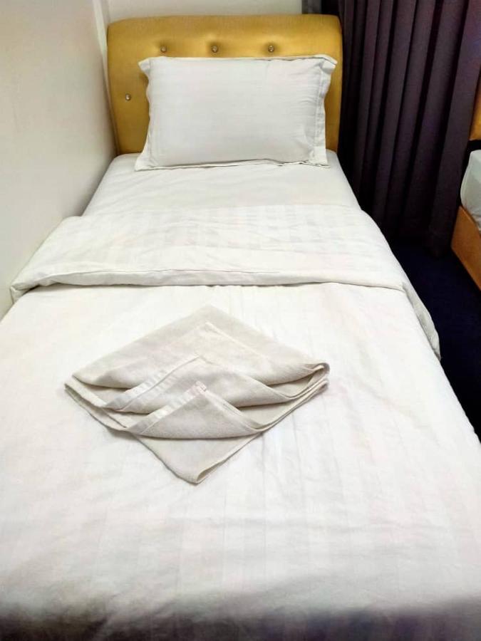 Maidam Inn Jertih Exteriör bild
